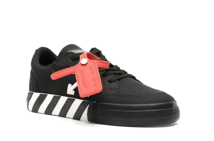 Off-White Vulcanized low-top sneakers